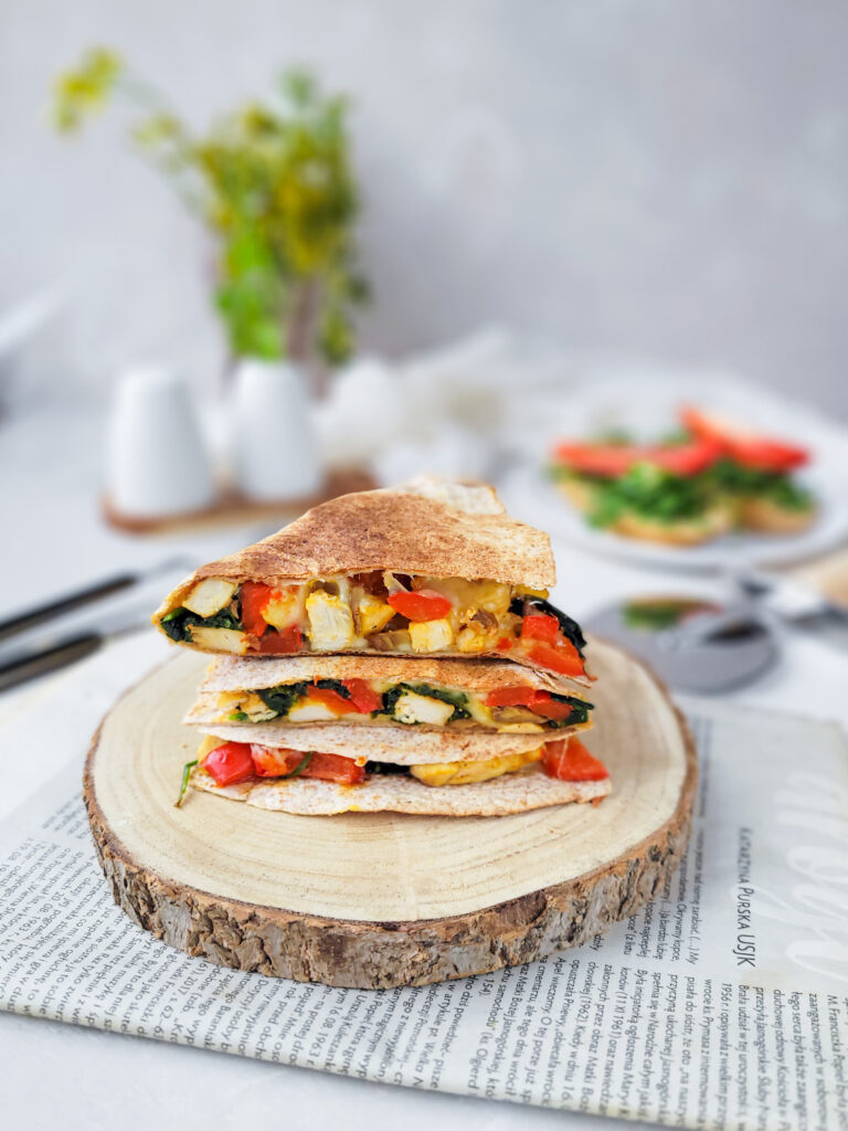 Quasadilla z kurczakiem i warzywami