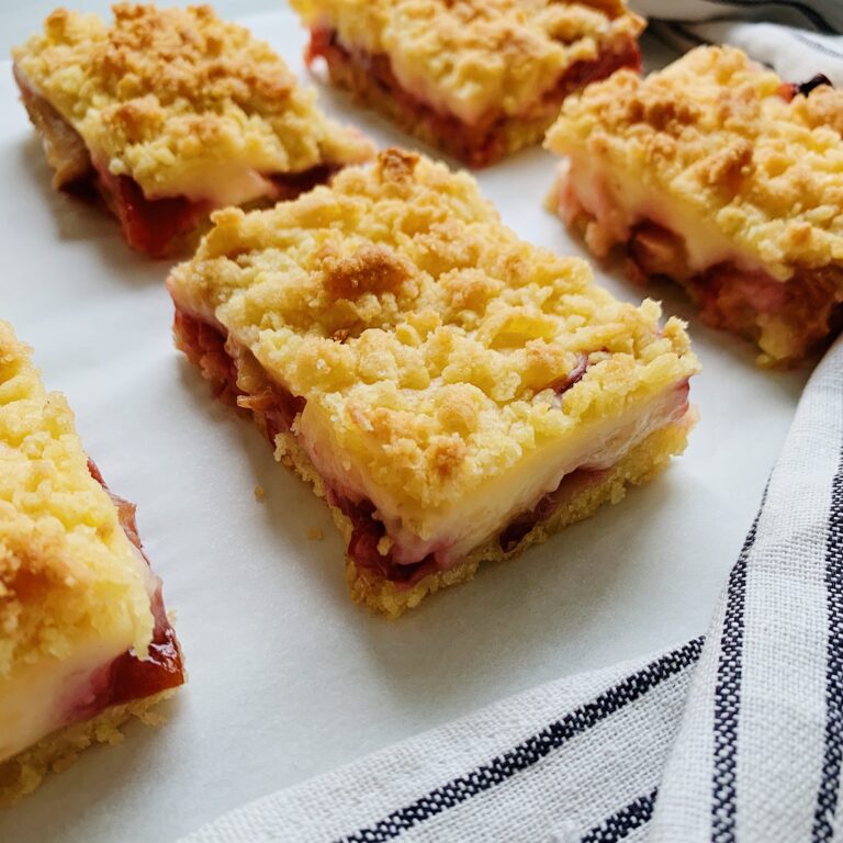Ciasto ze śliwkami i budyniem