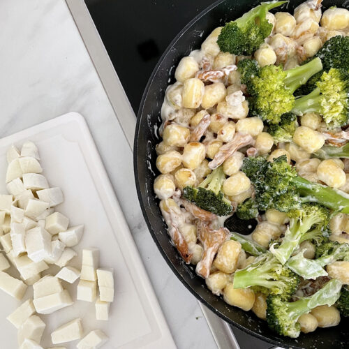 Gnocchi z kurkami i brokułami